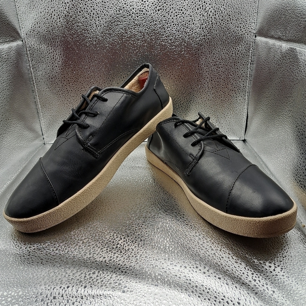 Toms Black Fleece Lined Lace Up Shoes Men's Size 9.5